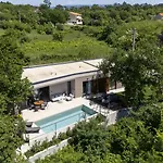 Veros For 5 People Near - Rabac With Private Pool & Kids Playground Villa