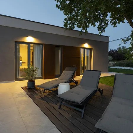 Veros For 5 People Near - Rabac With Private Pool & Kids Playground Vila *